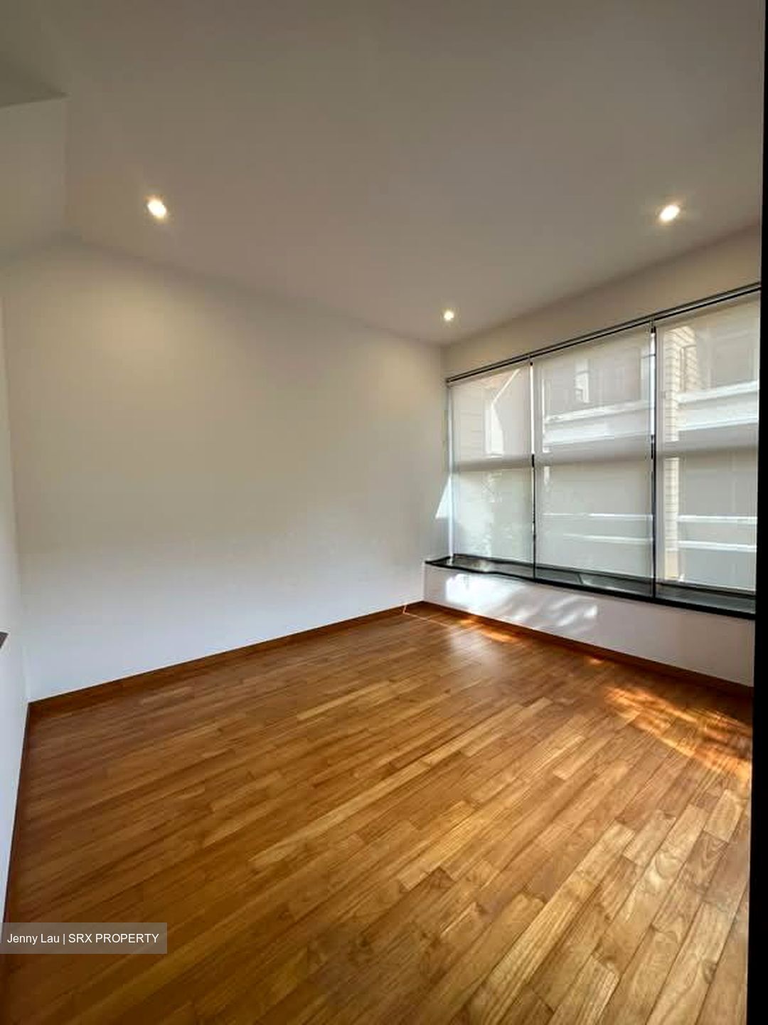 Holland Link (D10), Terrace #583606181